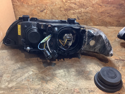 Tuning-Tec LED Angel Eyes Scheinwerfer für BMW 5er E39 95-03 Lim./Touring Schwarz