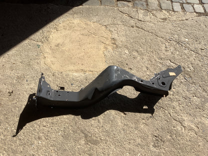 Audi 80, A4 Avant Coupé/Cabrio Längst Träger vorne links Original VW NOS