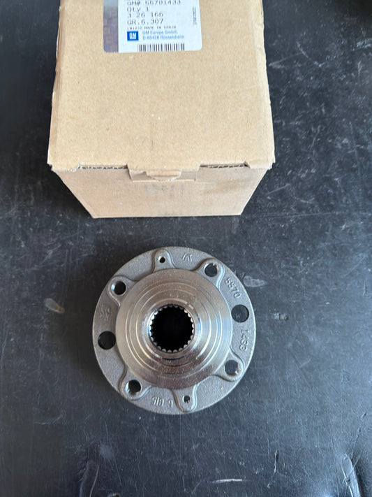 Original GM Opel Corsa D Radnabe vorn NEU