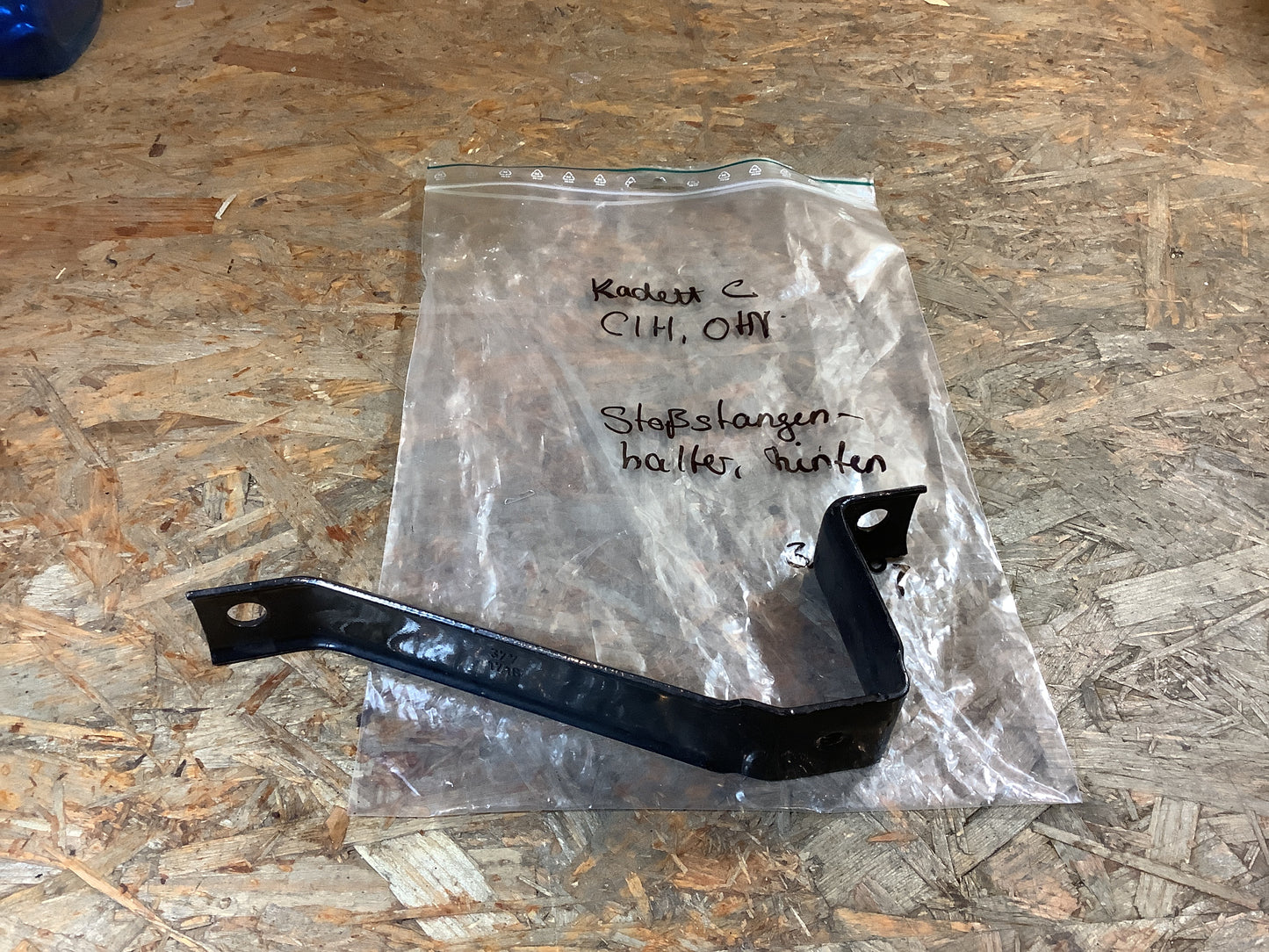 Kadett C Stoßstangenhalter, hinten Original Opel NEU