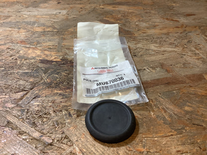 Mitsubishi Delica Space Gear, 3.0L, PD6W Stecker-Zugangsloch Original Mitsubishi NEU