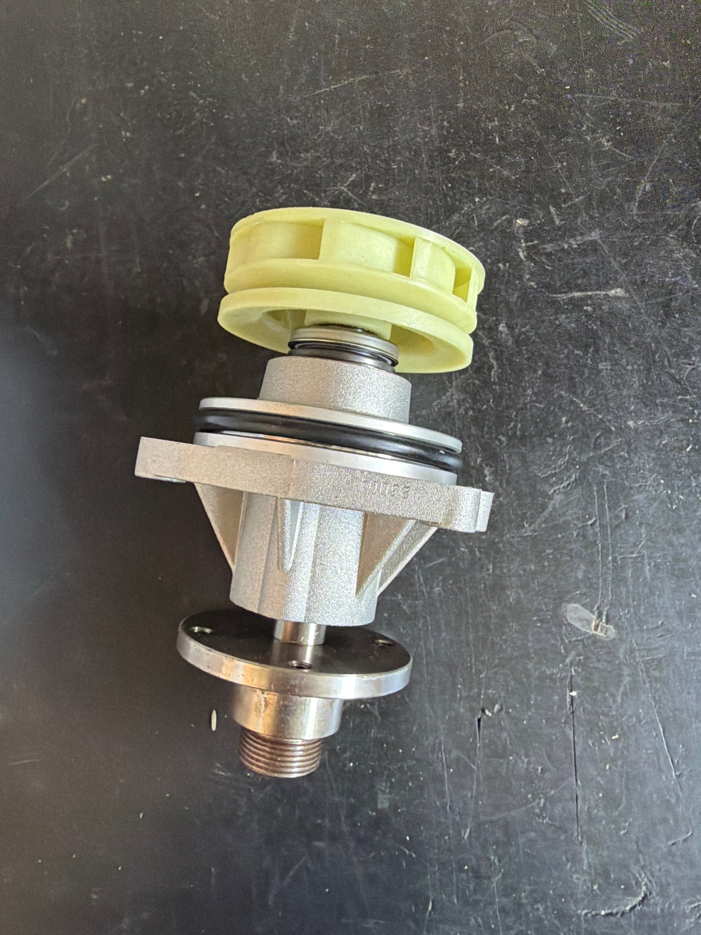 Original GM Opel Omega B 2,5 TD Wasserpumpe NEU