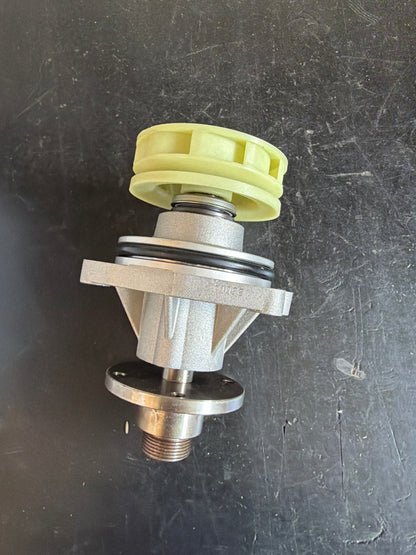 Original GM Opel Omega B 2,5 TD Wasserpumpe NEU