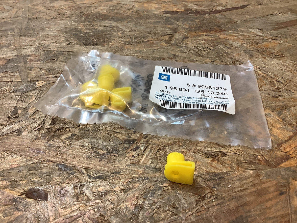 Corsa D Klemm-Mutter an Pressloch an Konsole Mitte Original GM NEU
