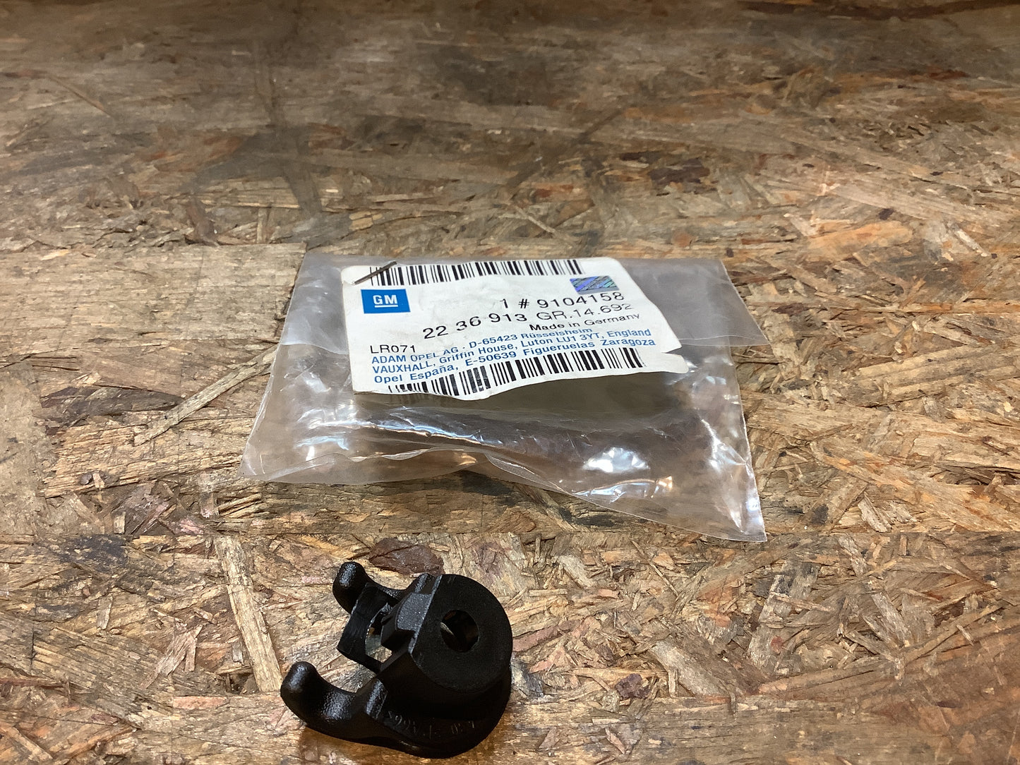 Opel Astra G, Zafira A Halter/Halteband Verkleidung Heckklappe Original GM NEU