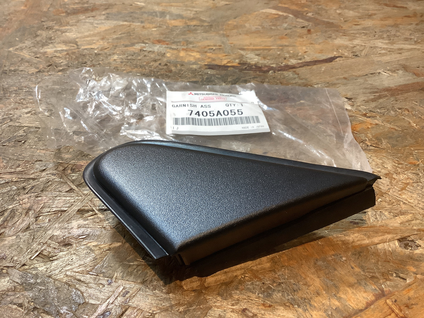 Mitsubishi Lancer, Cy0A Zierleistenecke, Säule vorne Original Mitsubishi NEU