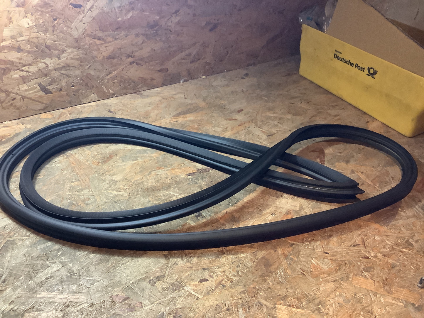 Audi 80/90 Typ 89/B4 Türdichtung vorn links Original VW NEU