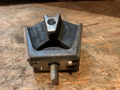 Opel Kadett D Motorhalter vorne links Original Opel NEU