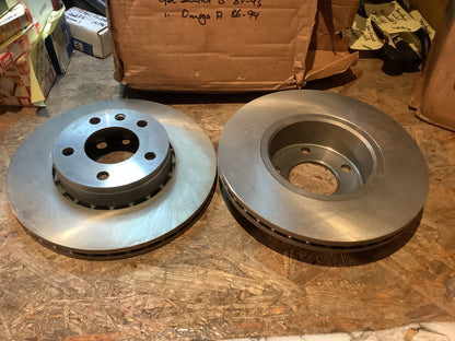 Opel Senator B Bj. 87-93, Opel Omega A Bj. 86-94 Satz Scheibenbremsen innenbelüftet Original GM NEU