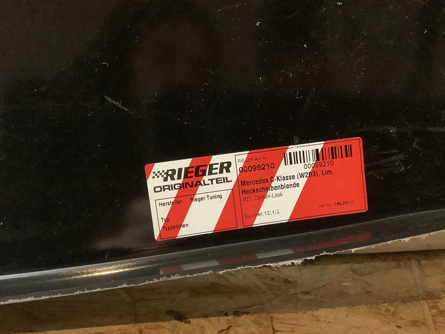 Mercedes C-Klasse (W203) Rieger Heckscheibenblende   mit Aussparung für Antenne ABS, Carbon-Look, 
inkl. Gutachten