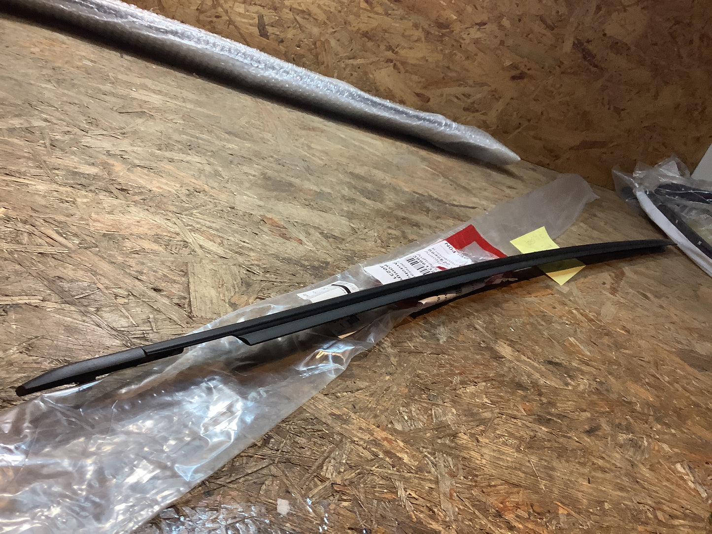 Peugeot 108 Dichtung Türscheibe vorn links Original Genuine Parts NEU