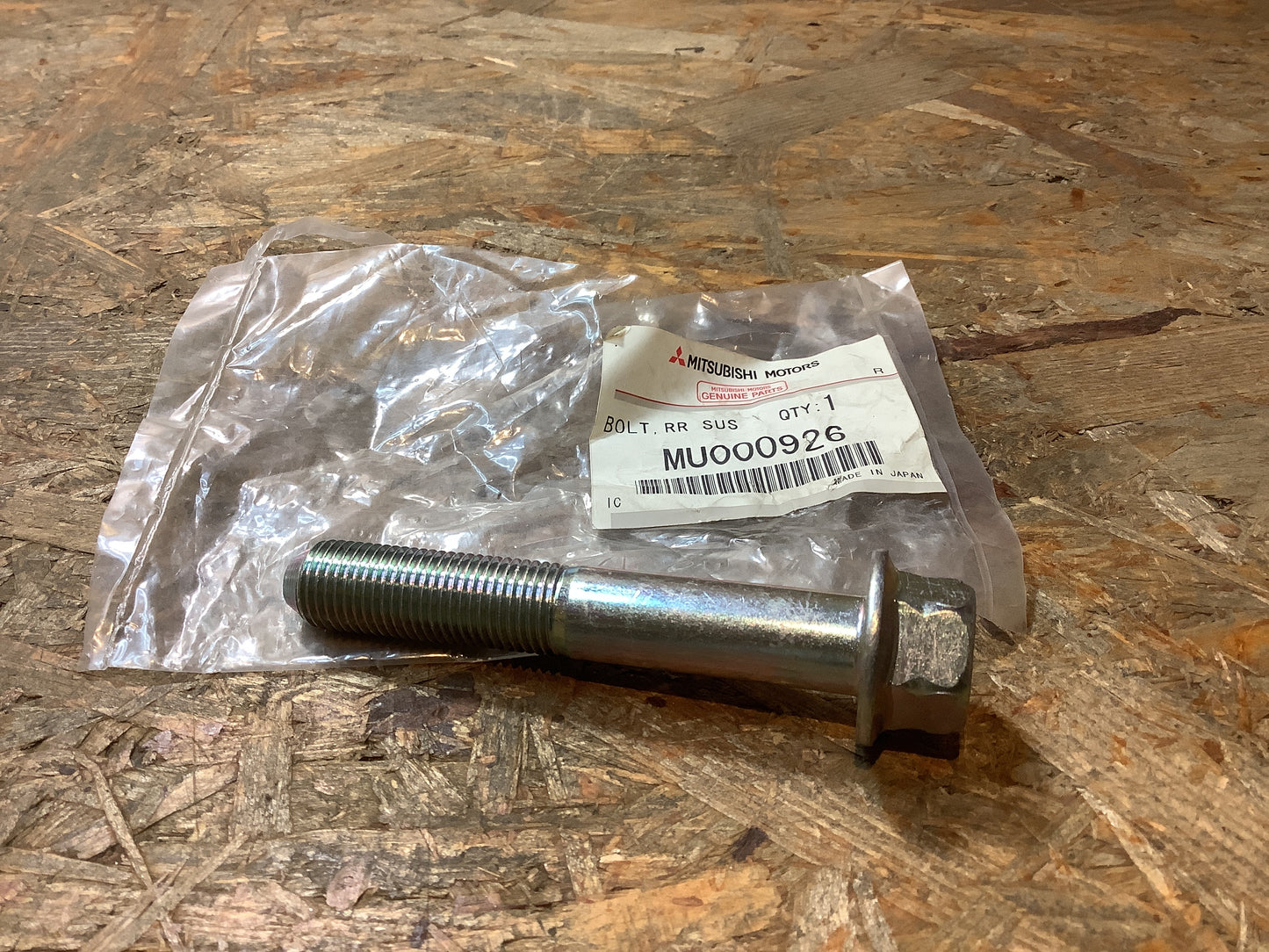 Mitsubishi Pajero Schraube an Querlenker hinten Original Mitsubishi NEU