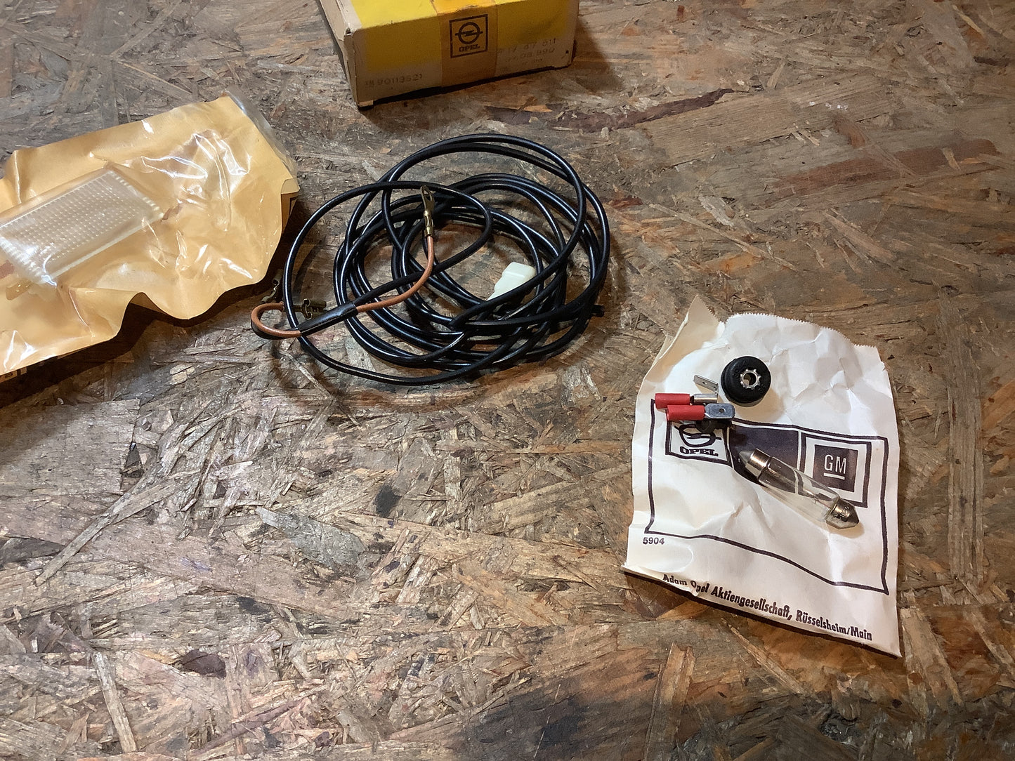 Opel Motor C20XE Sensor Ölrestmenge Original Opel NEU