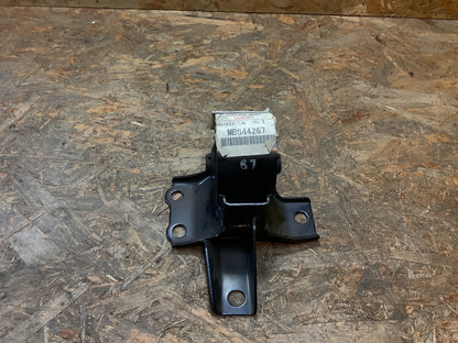 Mitsubishi Galant Gummilagerung Motor Original Mitsubishi NEU