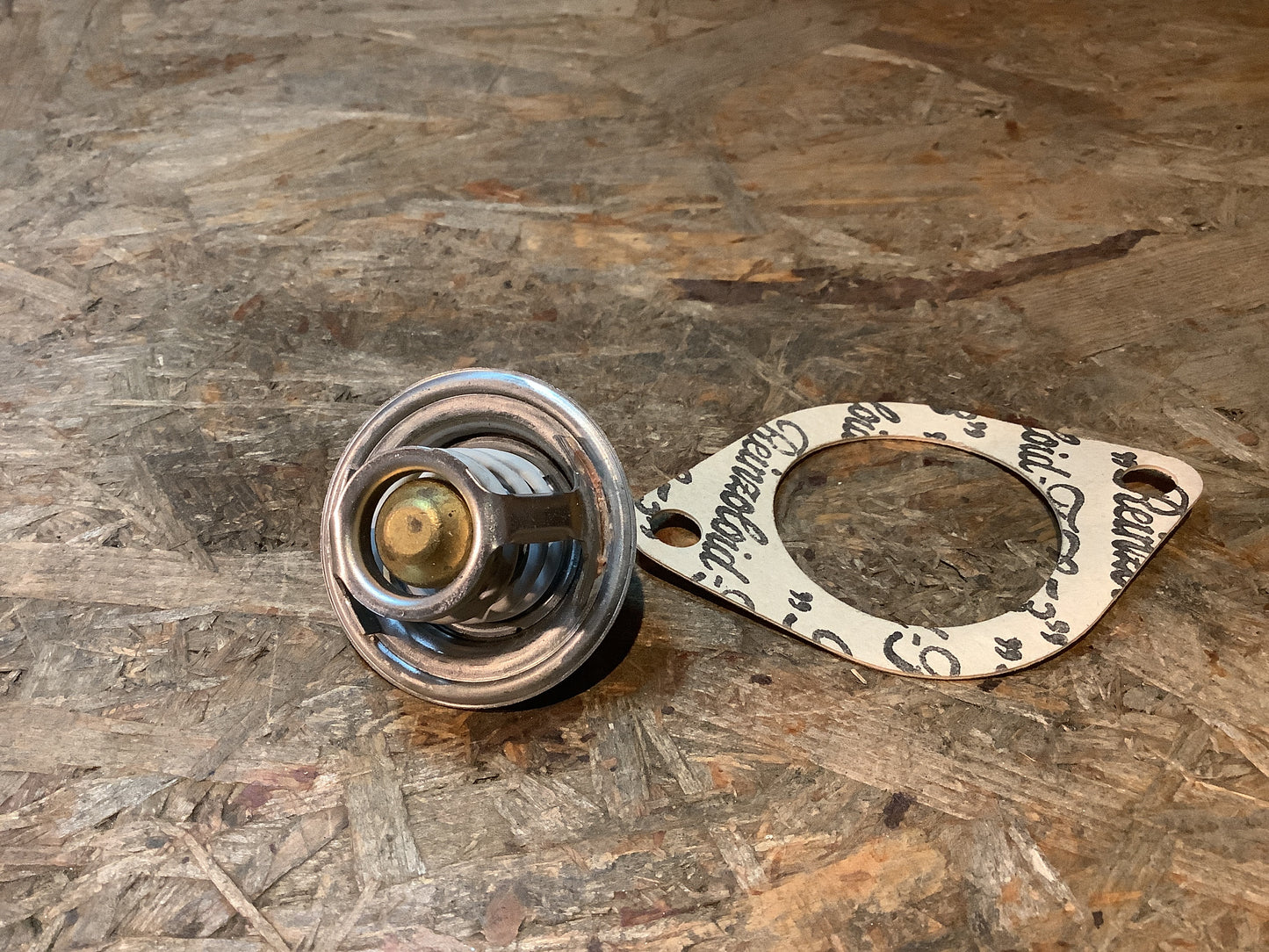 Opel Rekord C/D, Commodore A/B Thermostat 83 Grad mit Dichtung NEU