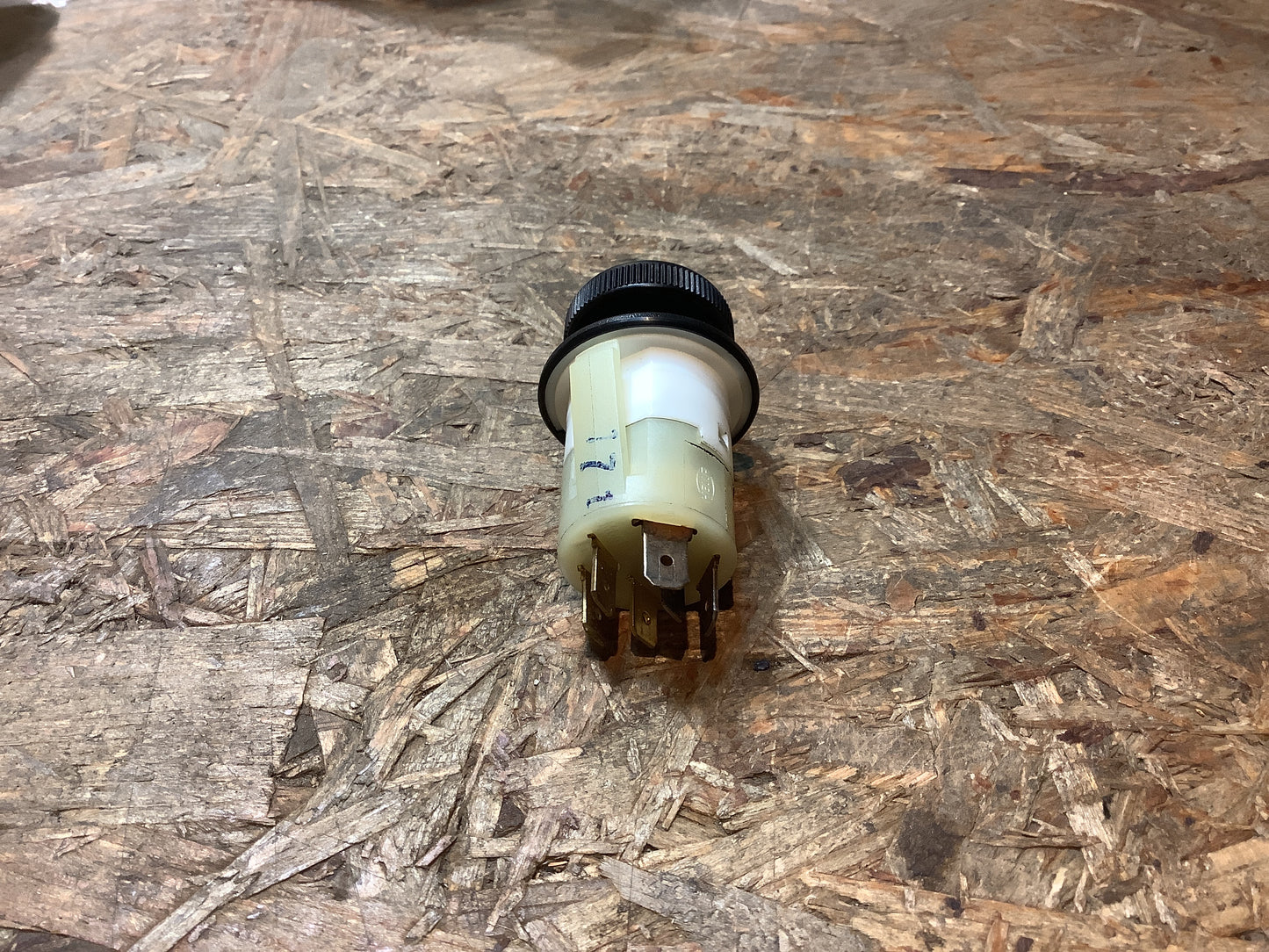 Opel Kadett D Bj. 08/79-08/84 Gebläseschalter, Heckscheibenheizung Original GM NEU