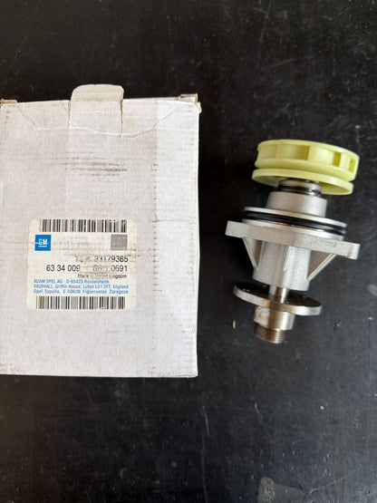 Original GM Opel Omega B 2,5 TD Wasserpumpe NEU