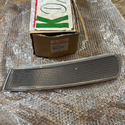 Original Mitsubishi 300 GT Z161 Front Blinker Blende rechts MB881585
