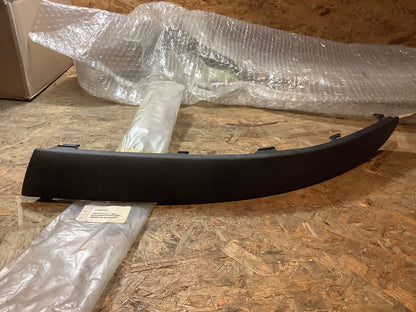 Passat B5 Bj. 97-2000 Linke Zierleiste in Satin schwarz für vorderen Stoßfänger Original VW NEU