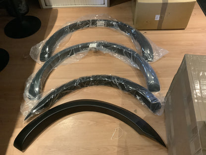 Oneway Kotflügelverbreiterungen FORD Ranger T6-T7 2012-2019 (mit Klebeband) mit ABE TÜV