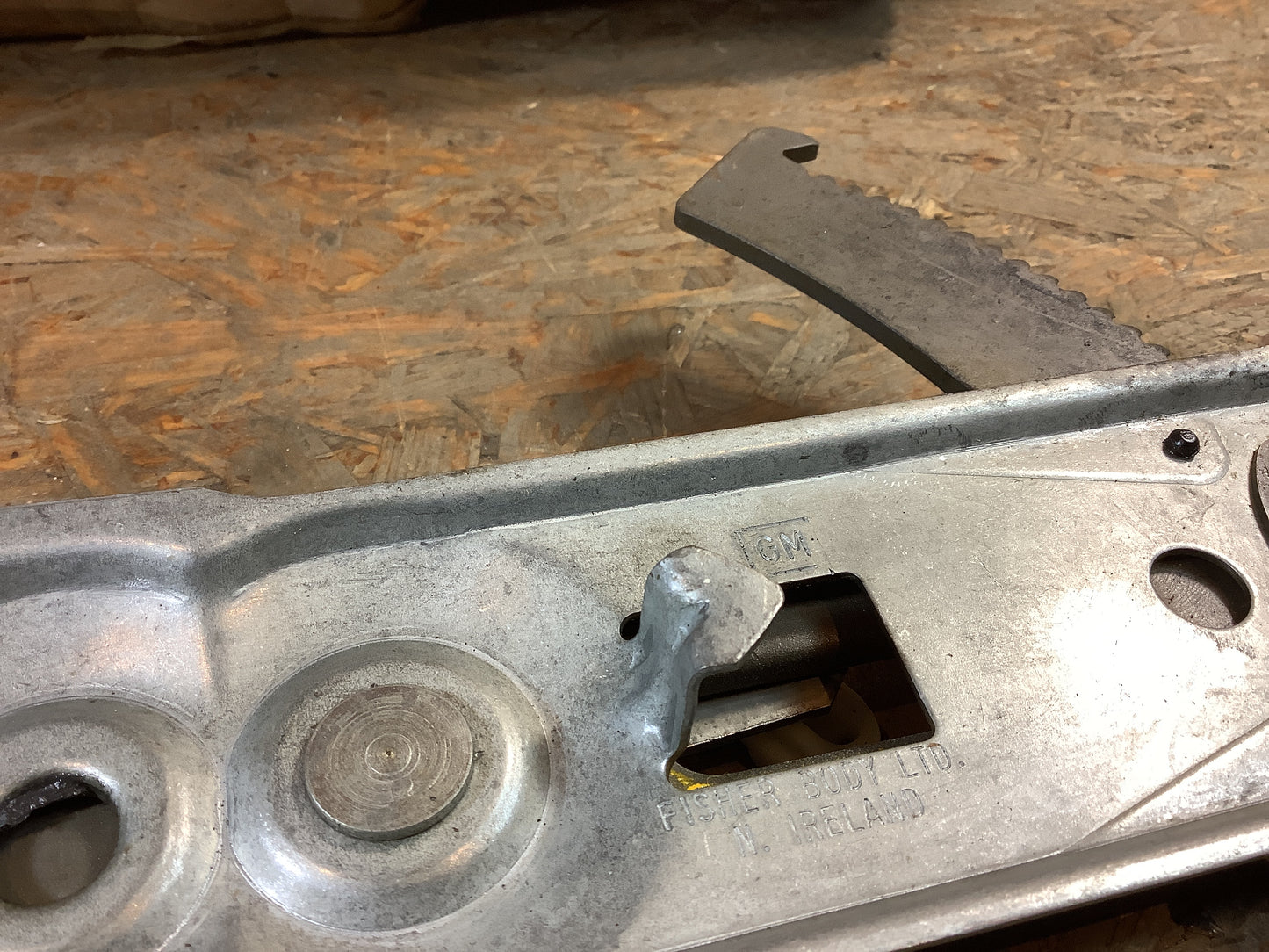 Ascona C Fensterheber vorne links 4-Türer Original GM NEU