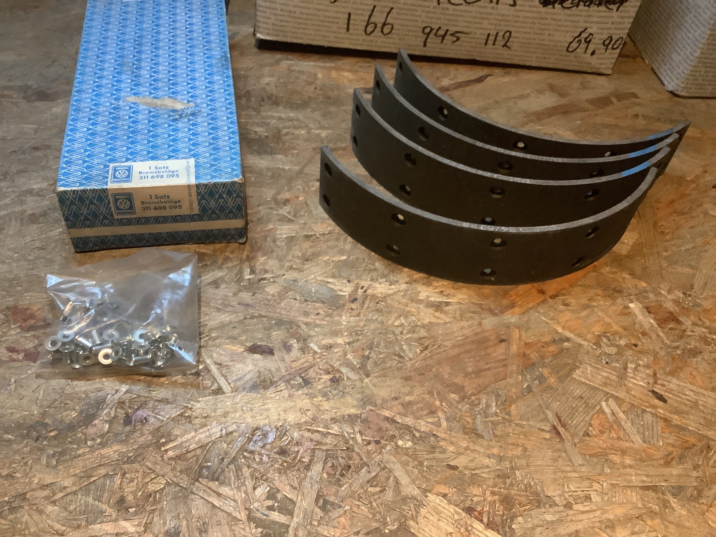 Vw Typ 3 Satz Bremsbeläge hinten 45mm mit Nieten Original VW Ersatzteile NEU