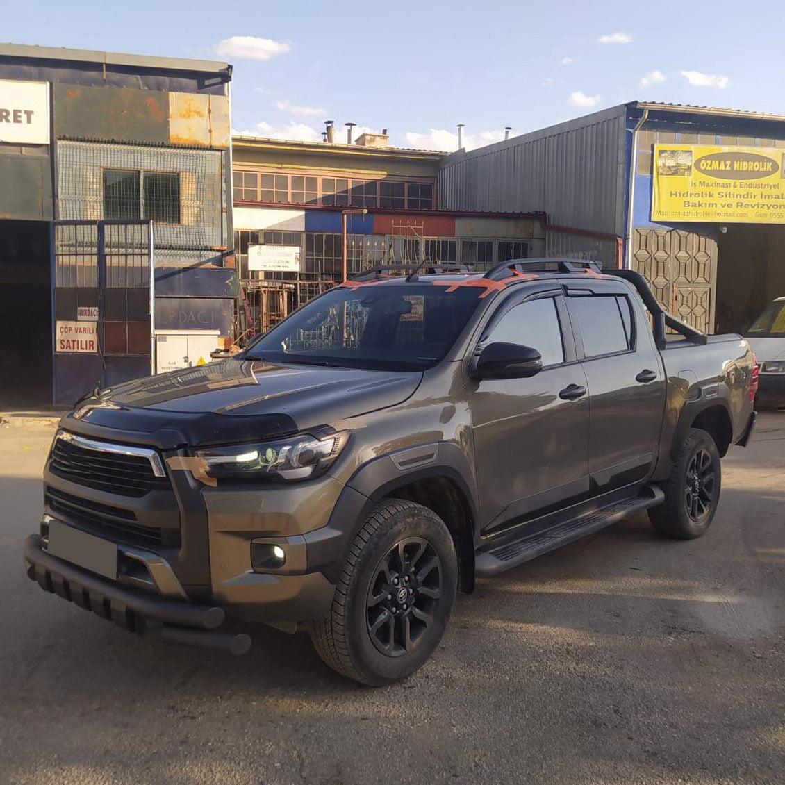BC05.023 - Karosserieverkleidung passend für TOYOTA Hilux 8. Generation 2015+ v2 Matt Schwarz