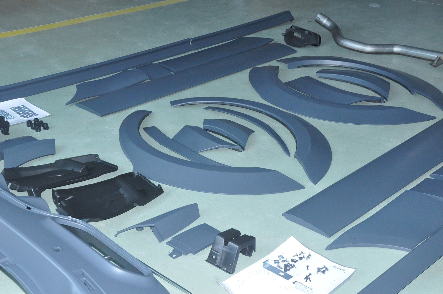 Komplett-Karosserie-Kit passend für Mercedes Sprinter W907 2018-heute (5932mm)