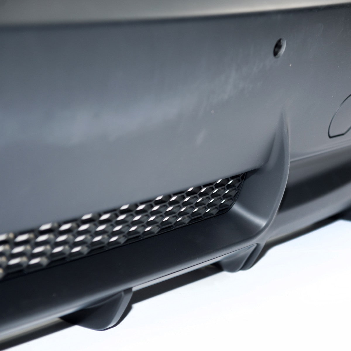 Heckstoßstange mit PDC passend für BMW 3er E90 Limousine 2005-2011