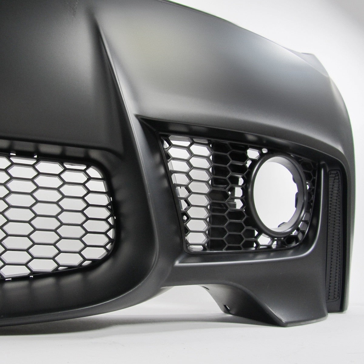 Frontstoßstange mit Grill passend für BMW 1er (E81 E87 E88 E82) 2004-2011