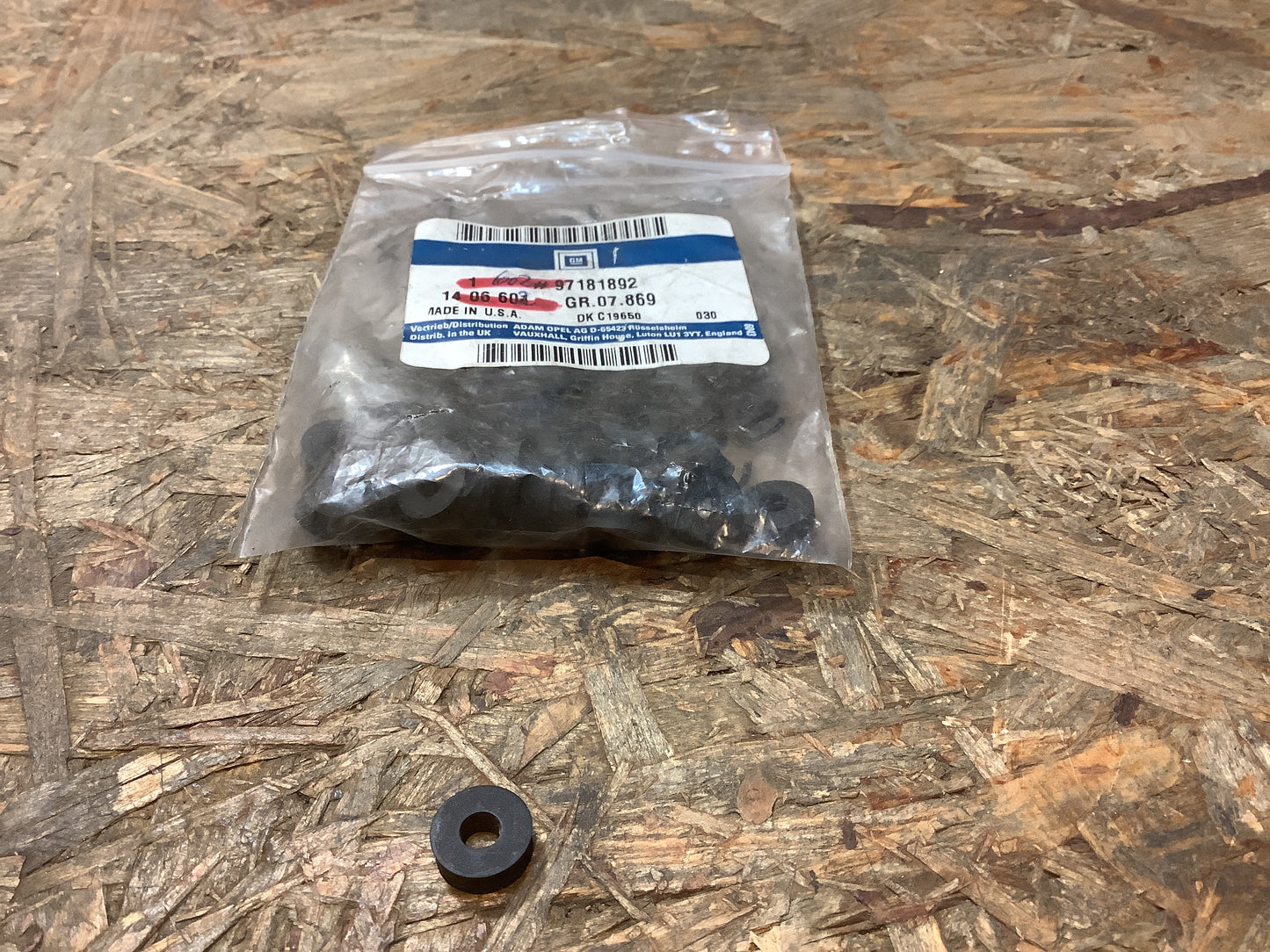 Frontera B Clip, Hinterer Stoßfänger an Verstärkung Original GM NEU