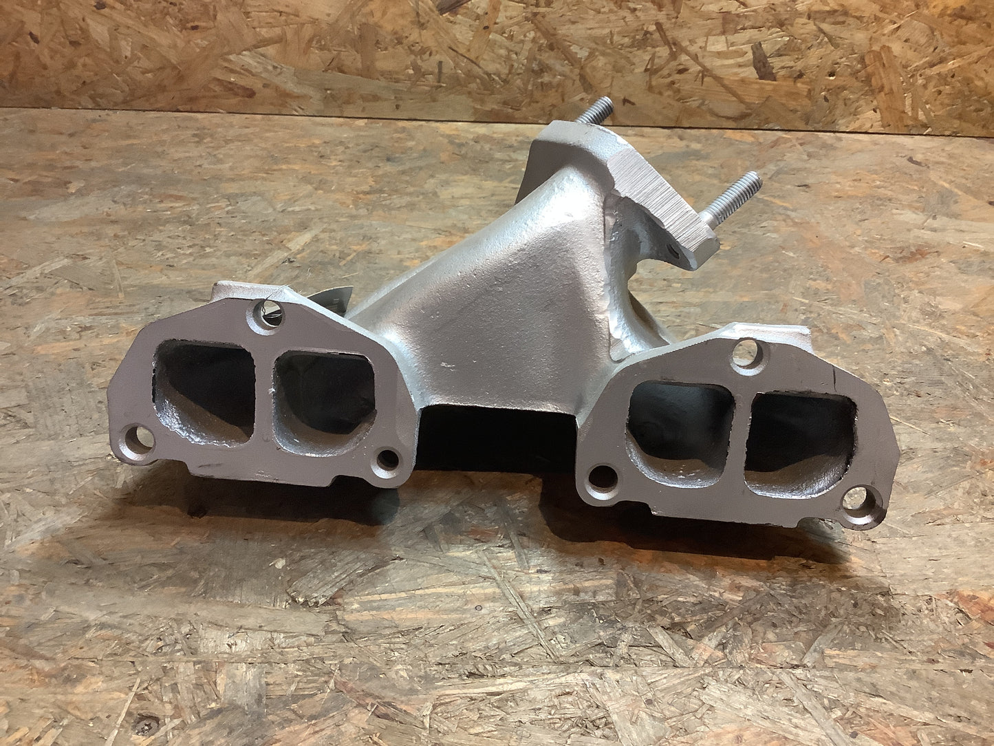 Ford Sierra 2.0 DOHC; Ford Scorpio 2.0 DOHC; Ford Granada 2.0 DOHC Abgaskrümmer Original Ford NEU