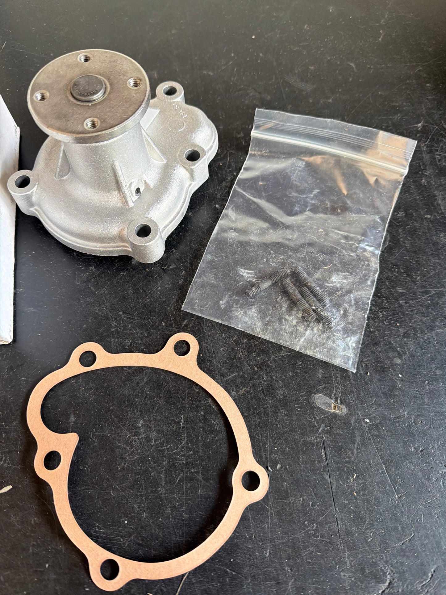 Original GM Opel Corsa A / B 1,5 TD Wasserpumpe NEU
