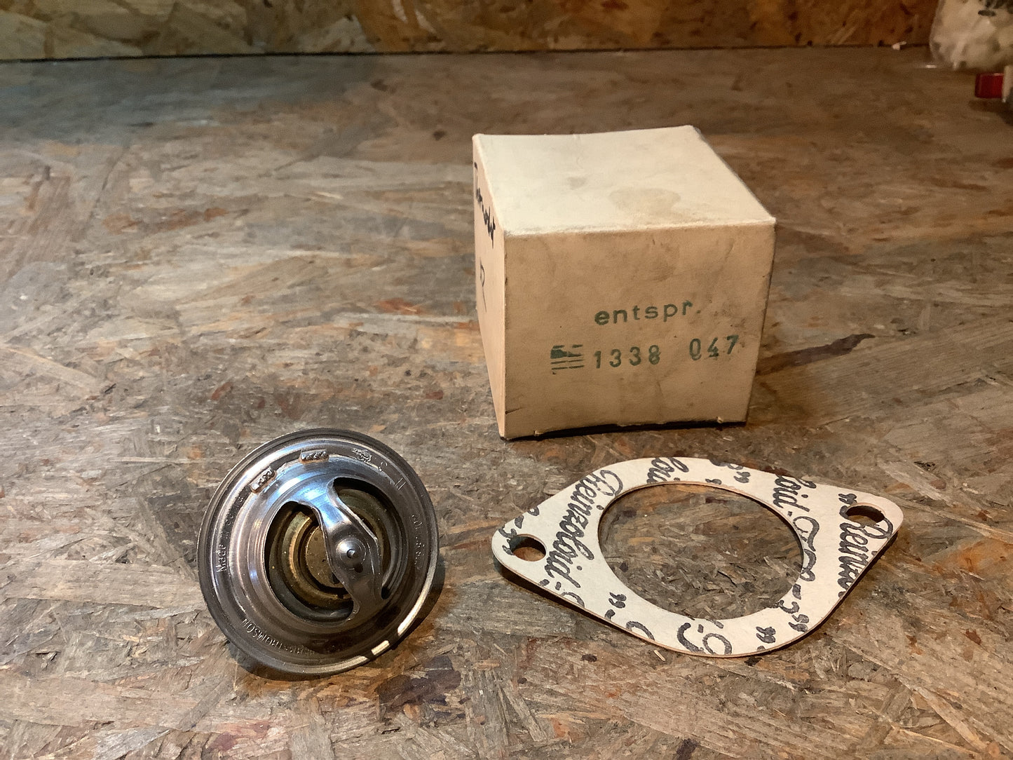 Opel Rekord C/D, Commodore A/B Thermostat 83 Grad mit Dichtung NEU