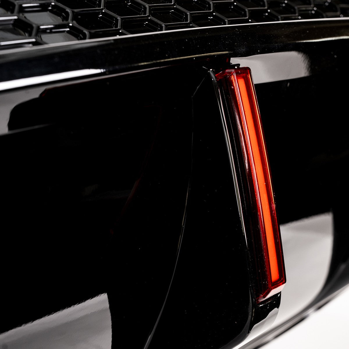 Heckdiffusor mit LED-Bremsleuchte passend für Audi Q5 8R 2008-2017