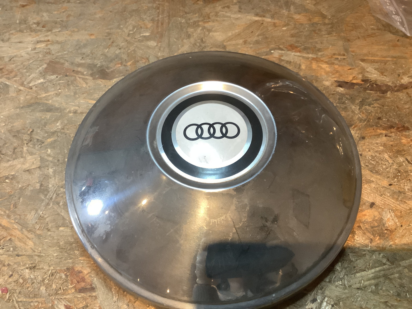 Audi 100 C1 F104 Radkappe Chrom Original VW NEU aus Altbestand