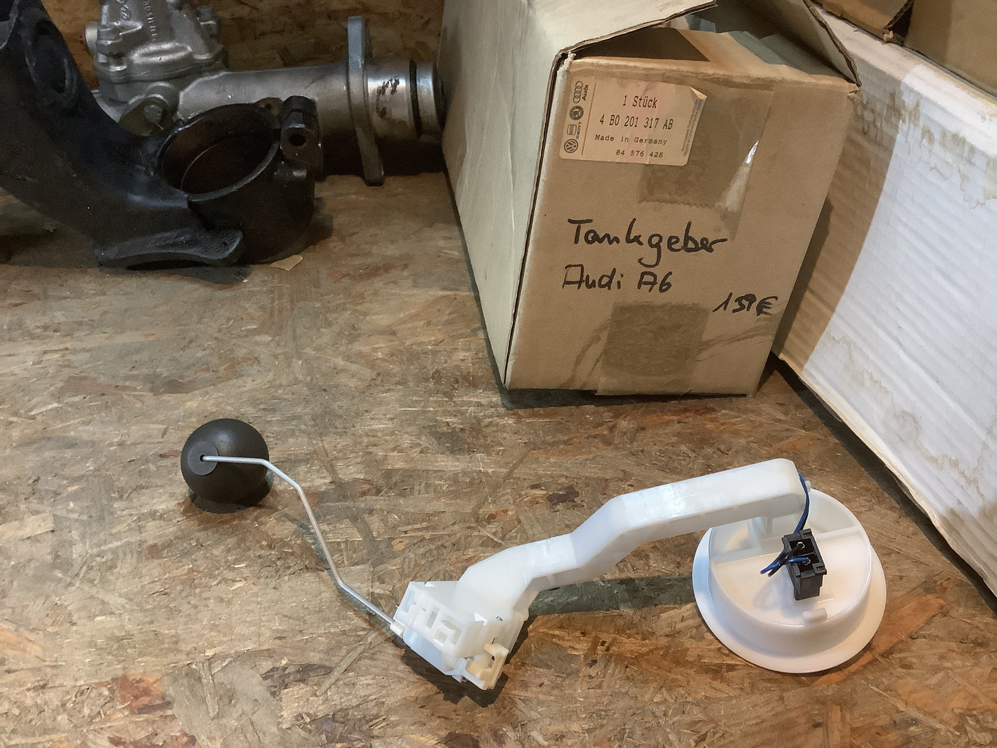 Audi A6 Tankgeber Original Genuine Parts NEU
