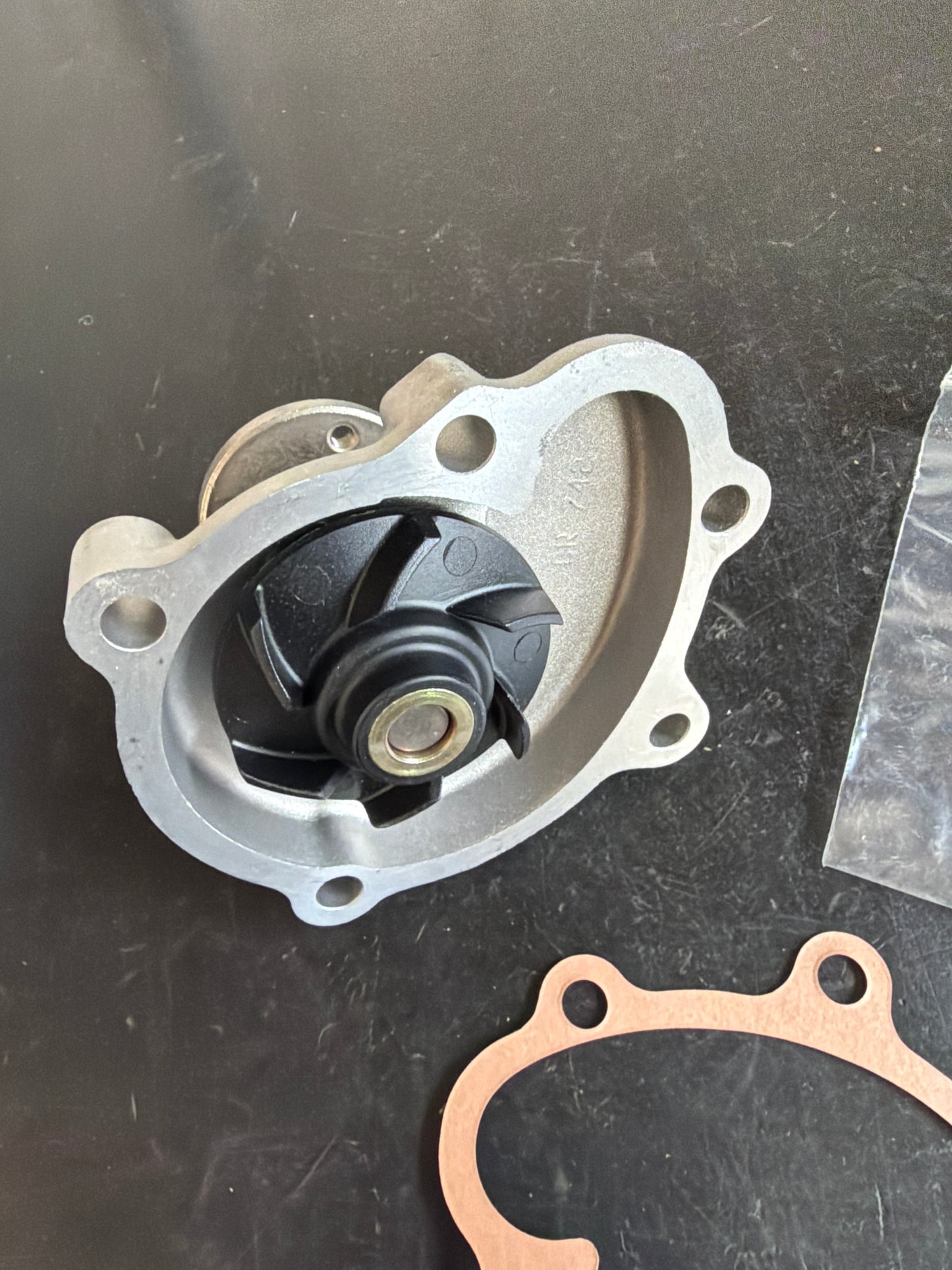 Original GM Opel Corsa A / B 1,5 TD Wasserpumpe NEU