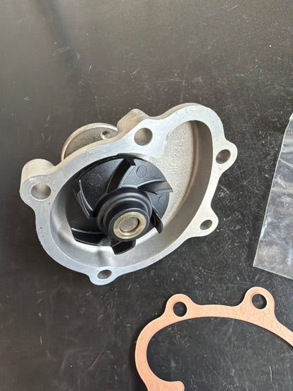 Original GM Opel Corsa A / B 1,5 TD Wasserpumpe NEU