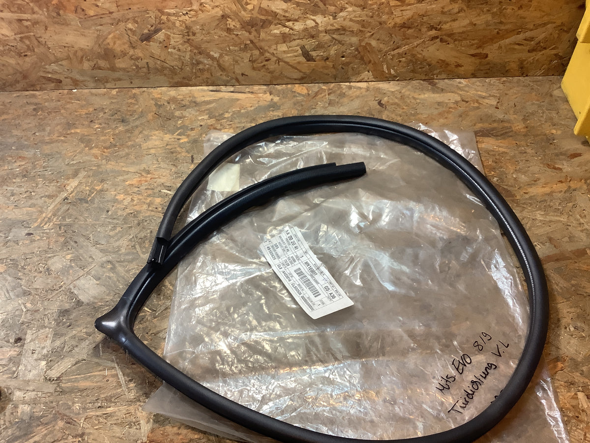 Mitsubishi Evo 819 Türdichtung Vorne Links Original Mitsubishi NEU