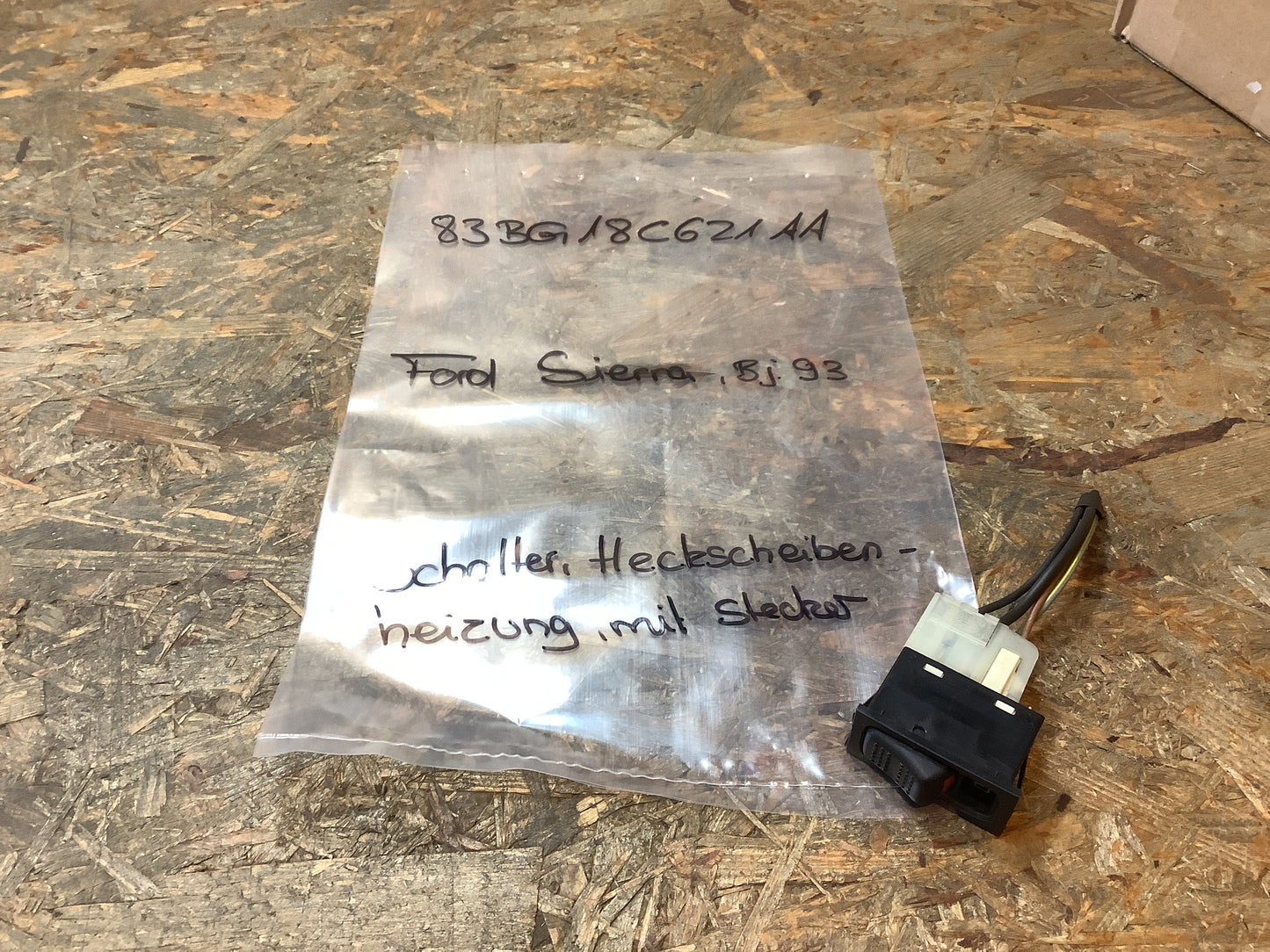 Ford Sierra, Bj.93; Schalter, Heckscheibenheizung, mit Stecker Original Ford NEU