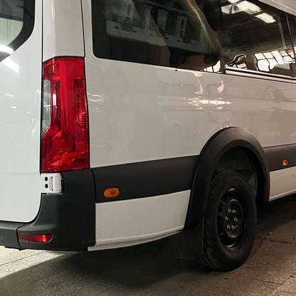 Kotflügelverbreiterungen passend für MERCEDES Sprinter W907 2018 + Matt Schwarz