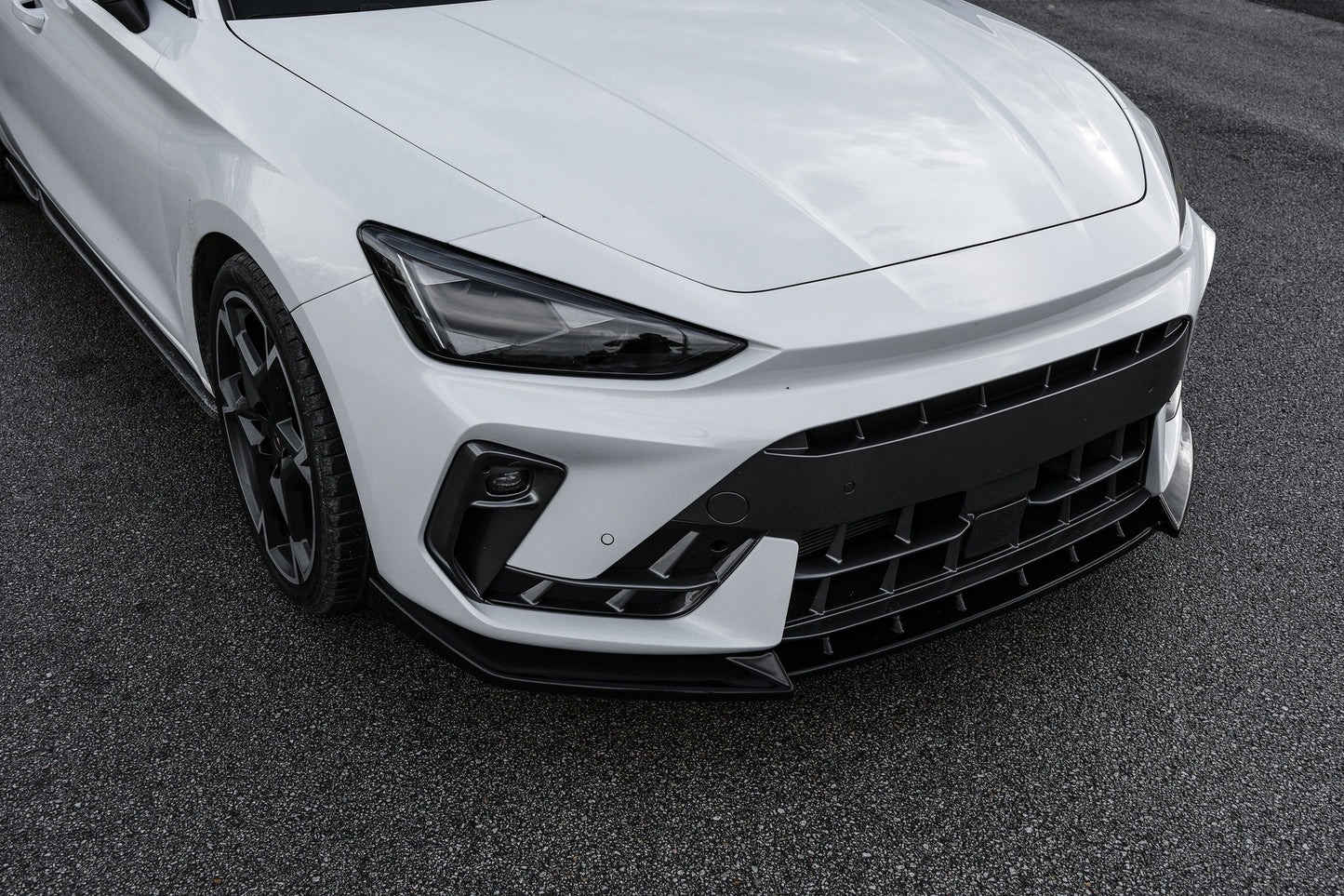 FS01.187 - Frontsplitter Hochglanz Schwarz passend für CUPRA Leon MK1 Facelift 2024+