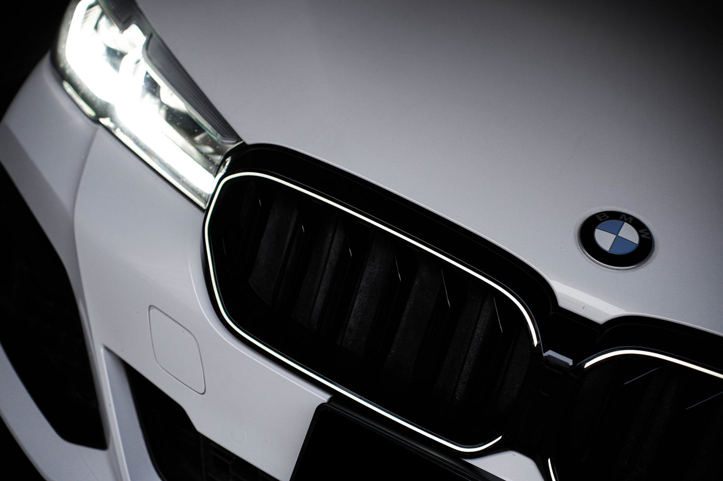 LED Doppelstreben Hochglanz Schwarz Grill passend für BMW 5er G30 G31 2020-2023
