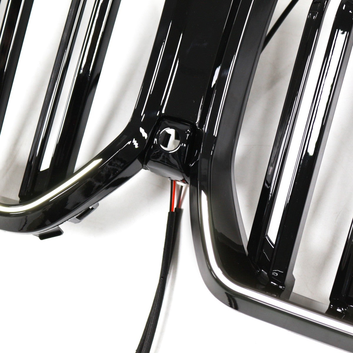 LED Doppelstreben Hochglanz Schwarz Grill mit LED passend für BMW X6 G06 LCI 2024+