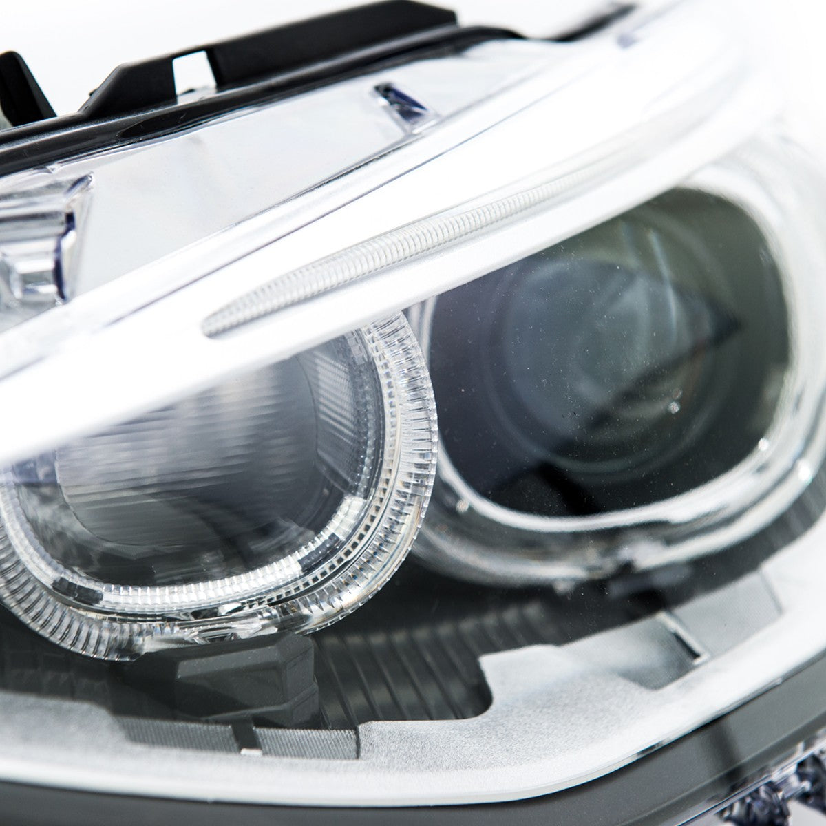 Schwarze LED Angel Eye Scheinwerfer passend für BMW 1er F20 F21 2011-2015