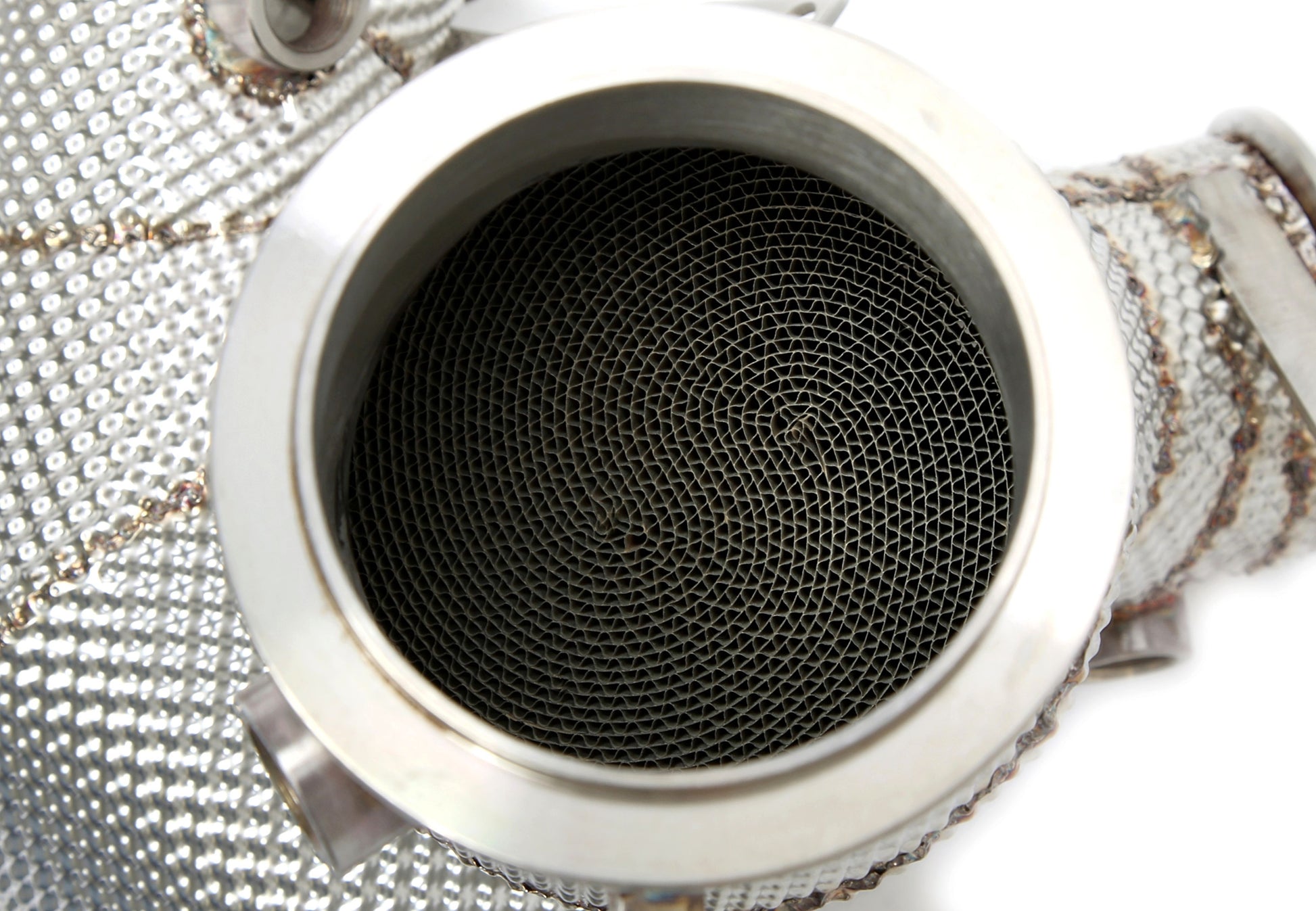 TA Technix Downpipe mit Hitzeschild und Katalysator passend für X5 M Typ F95, X6 M Typ F96 ab BJ 2020-​2022 - Motorcode S63