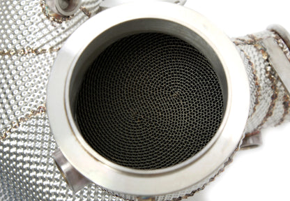 TA Technix Downpipe mit Hitzeschild und Katalysator passend für X5 M Typ F95, X6 M Typ F96 ab BJ 2020-​2022 - Motorcode S63