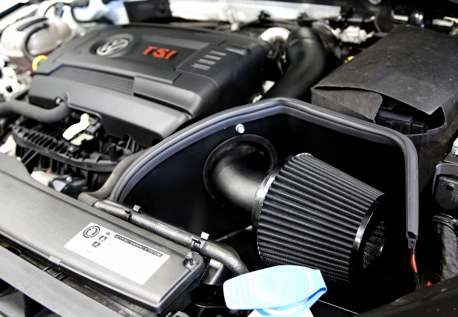 TA Technix Ansaugrohr Kit schwarz / air intake kit / passend für Audi A3 (8V)/ Seat Leon (5F)/ Skoda Octavia (5E)/ VW Golf...