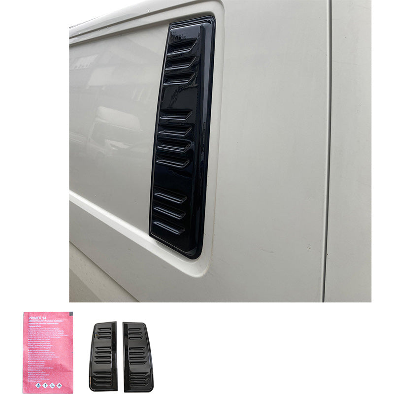Oneway Lüftungsschlitze passend für Volkswagen Transporter T5.1/T6/T6.1 2010-2022 (Langer Radstand) - Schwarz glänzend